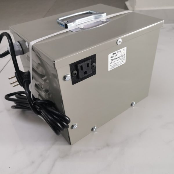 ⁦שנאי ממיר מתח 110 וולט 2000W במארז⁩ – תמונה ⁦2⁩